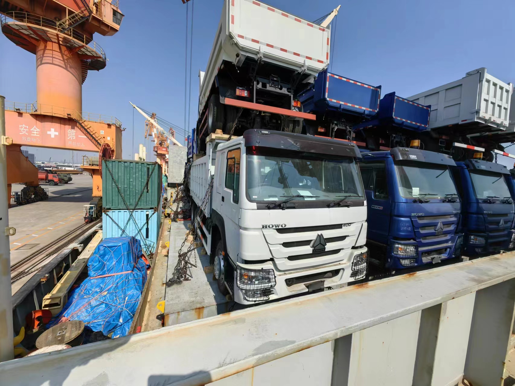 5 единици Howo Dump Trucks Пратка до Южна Америка